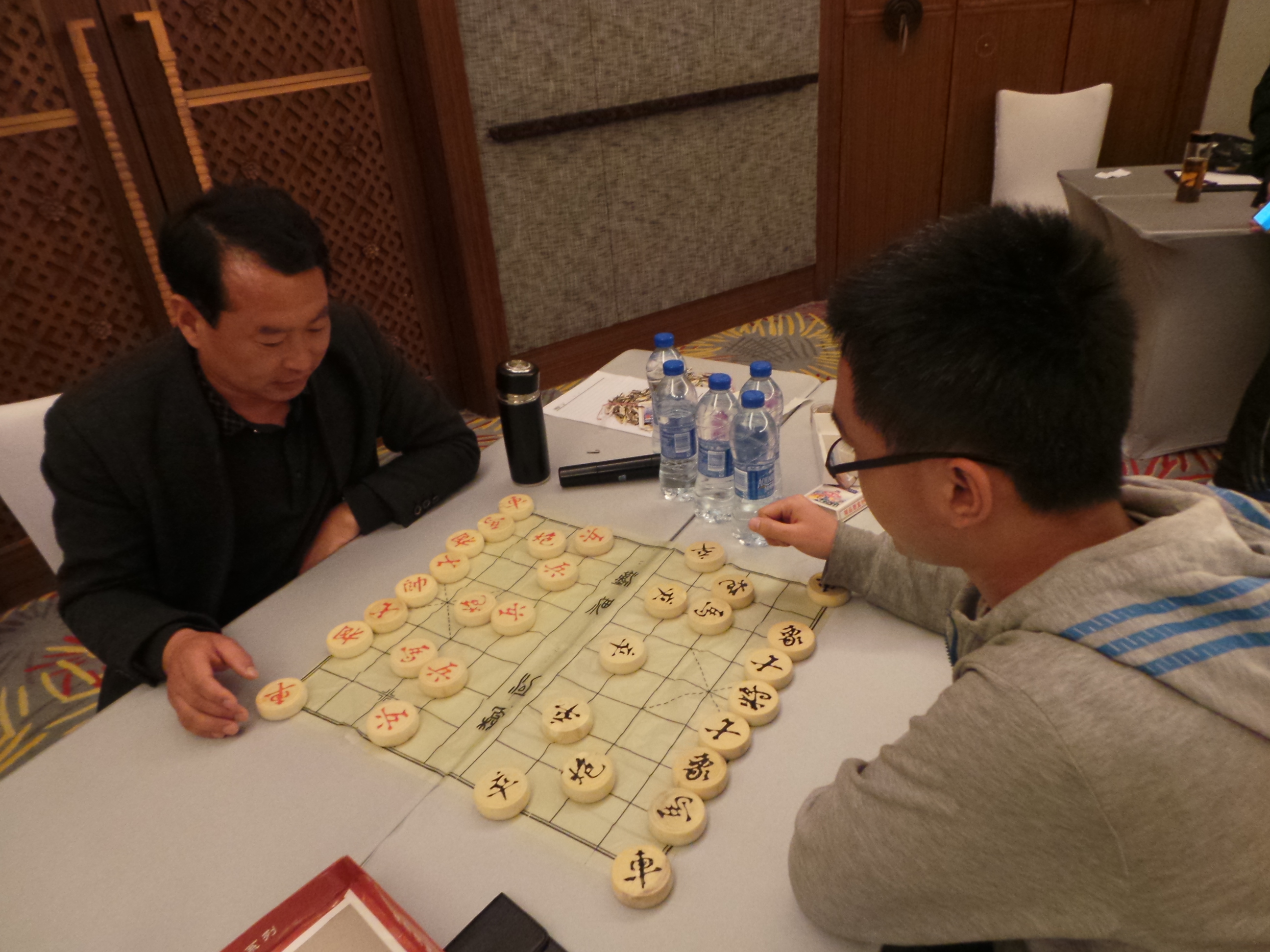 象棋比赛中.JPG